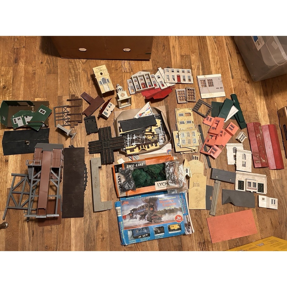 Vintage Ho Scale Buildings & Scenery Huge Mixed Lot Tuck Lionel Like Life Etc